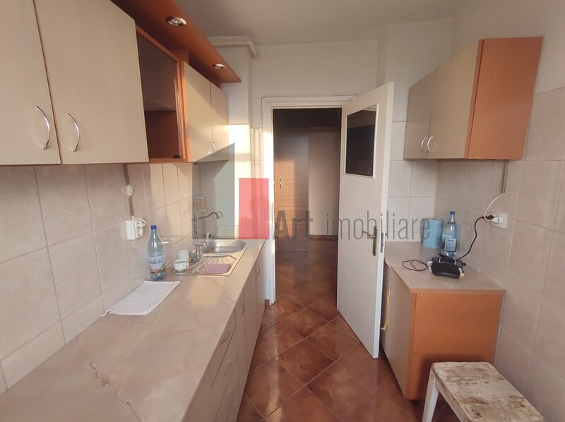 Bd. Obregia - Fantana Florilor vanzare apartament 3 camere cu centrala